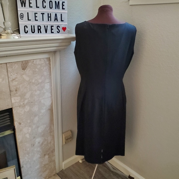 EUC TAHARI BLACK SHIFT DRESS SIZE 12 - Picture 3 of 5